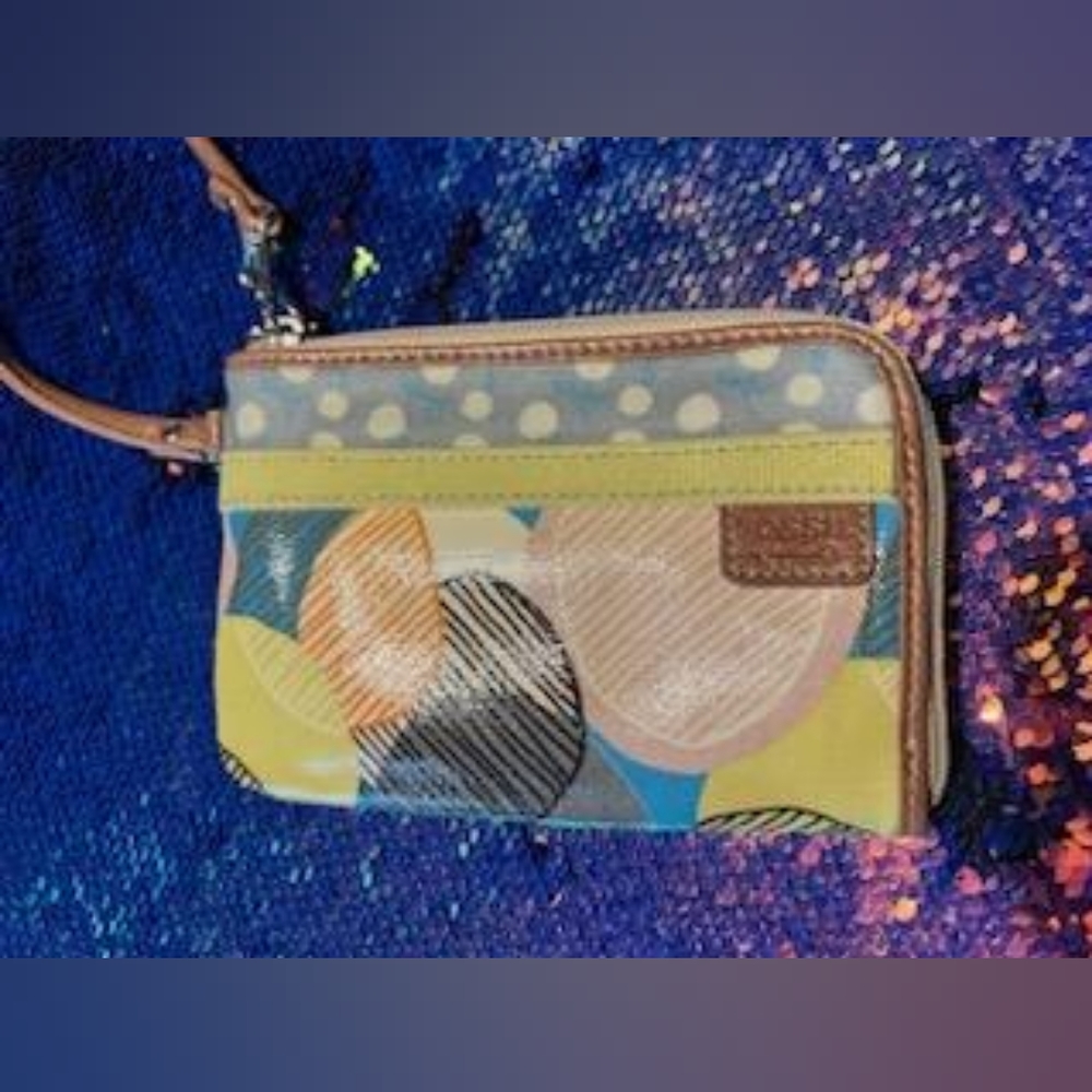 Fossil Key-Per Wristlet - image 1